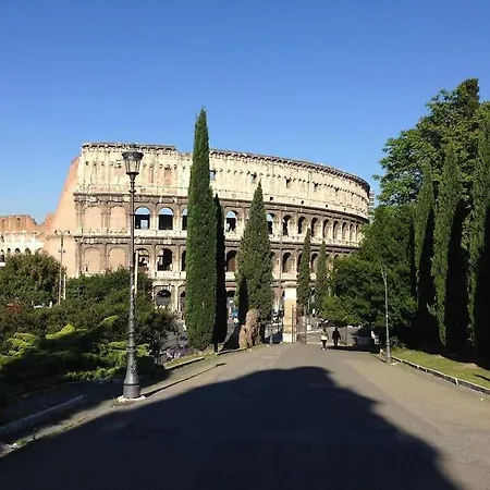 Moderno A Due Passi Dal Colosseo Ρώμη